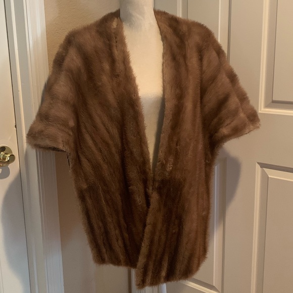 Stunning Mink Wrap - Picture 1 of 11